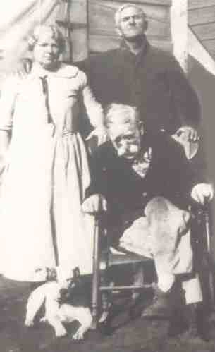 grandad-yetes-in-1924-and-a-pitbull